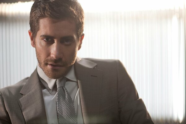 Jake Gyllenhaal robi zdjęcie dla portret na dom postawi
