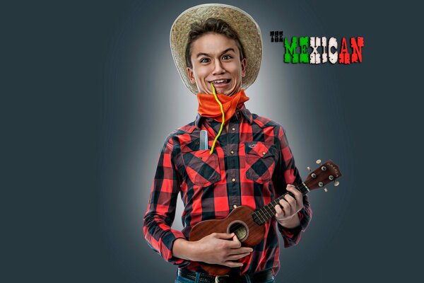 Мужчина в шляпе и клетчатой рубашке играет на маленькой гитаре