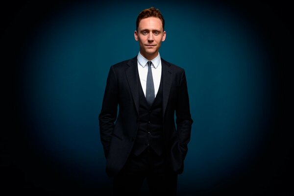 Hiddleston in formal costume at the cinemphone