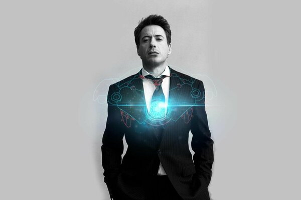 Robert Downey Jr. w garniturze