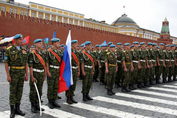 Paratroopers parade on Red Square