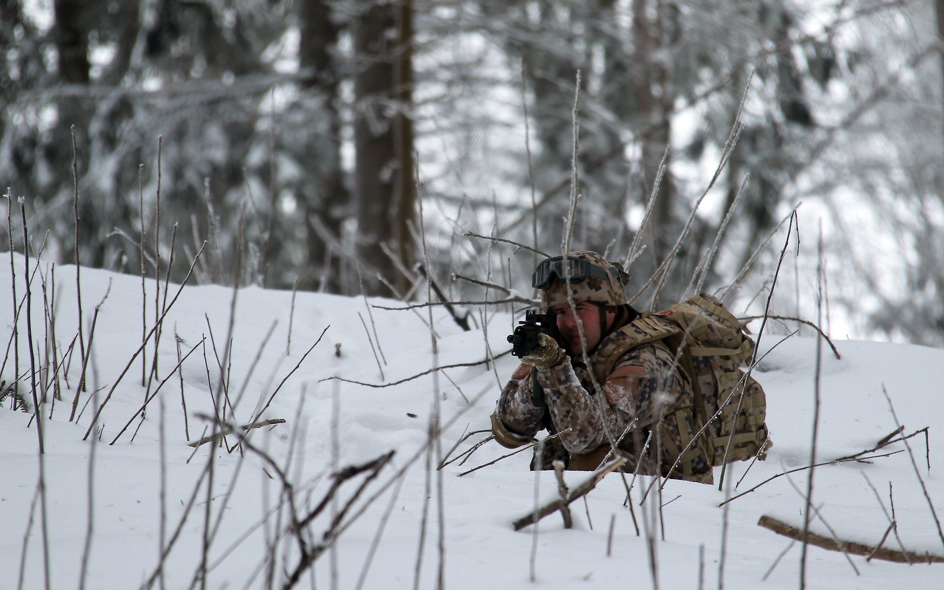 armée lettone soldat armes