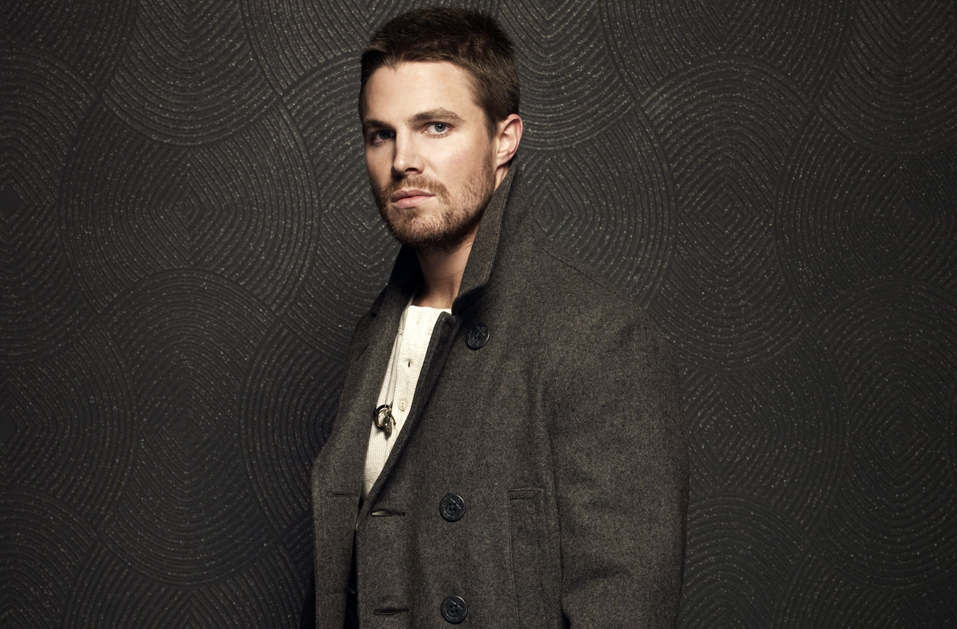 amell stephen amell acteur homme manteau