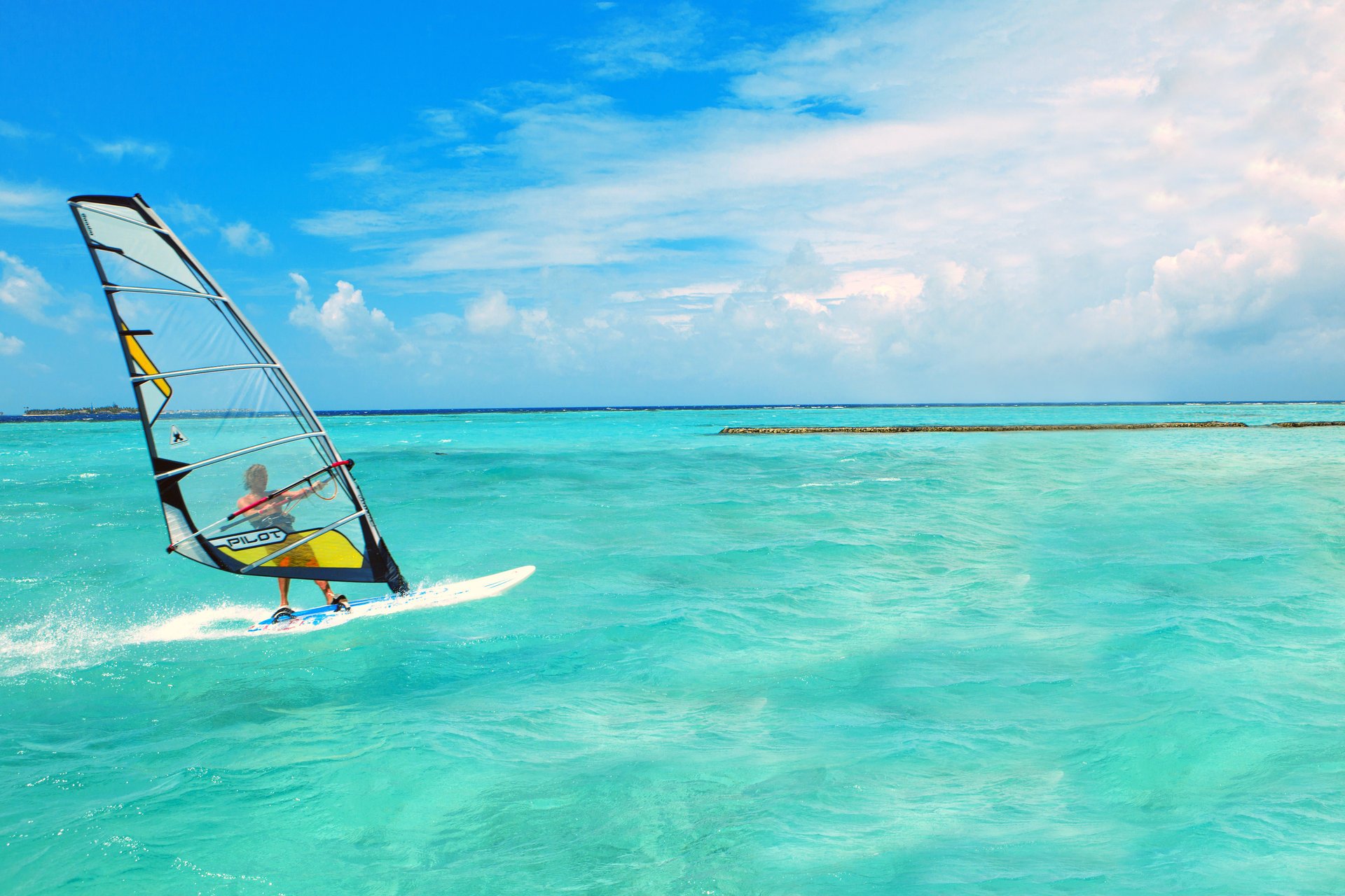 windsurf cielo horizonte vela mar nubes tablero