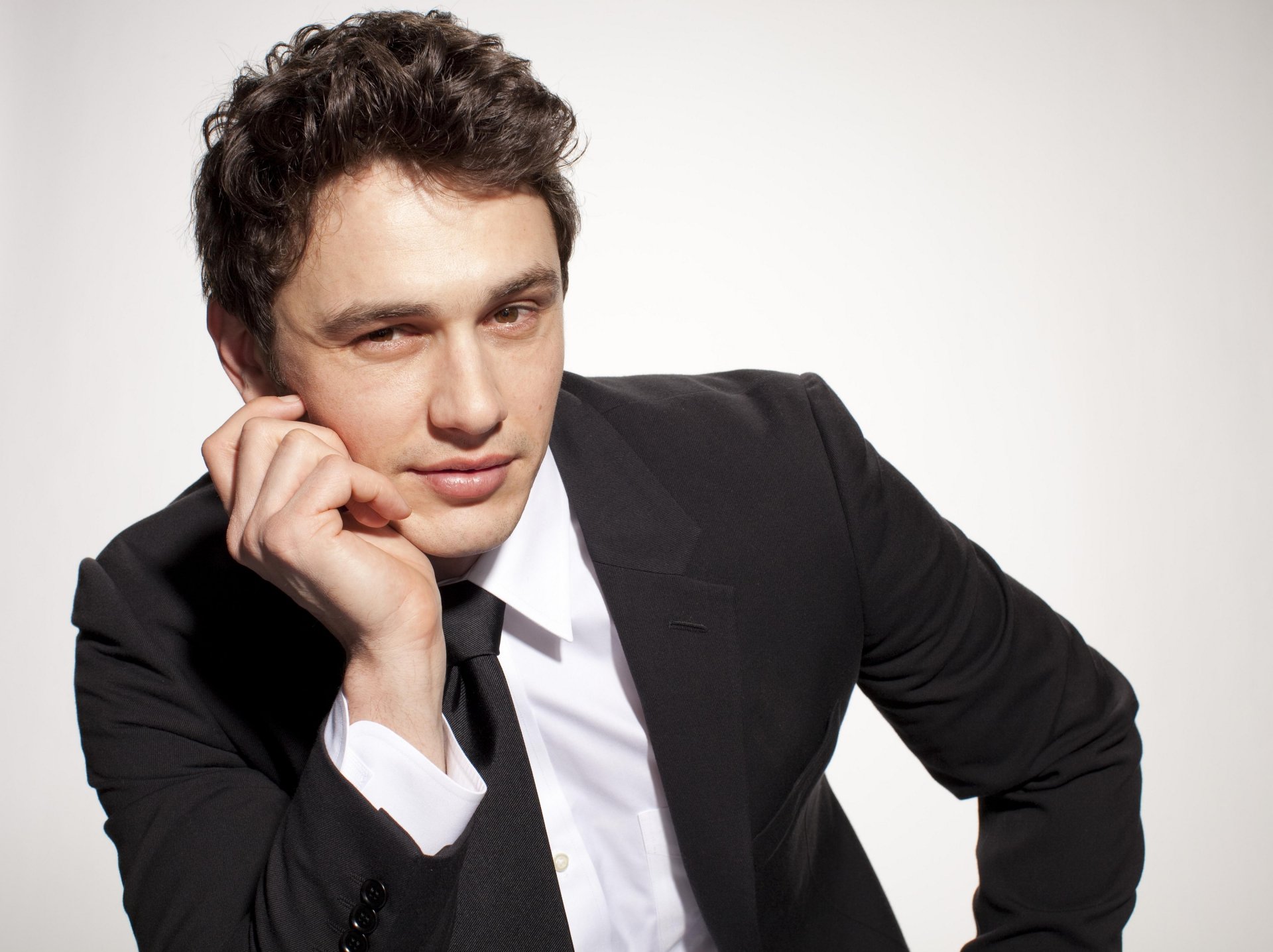 james franco actor director hombre mirada traje camisa