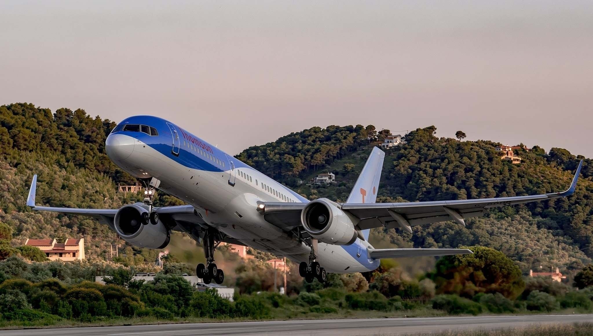 start flugzeug macht berge