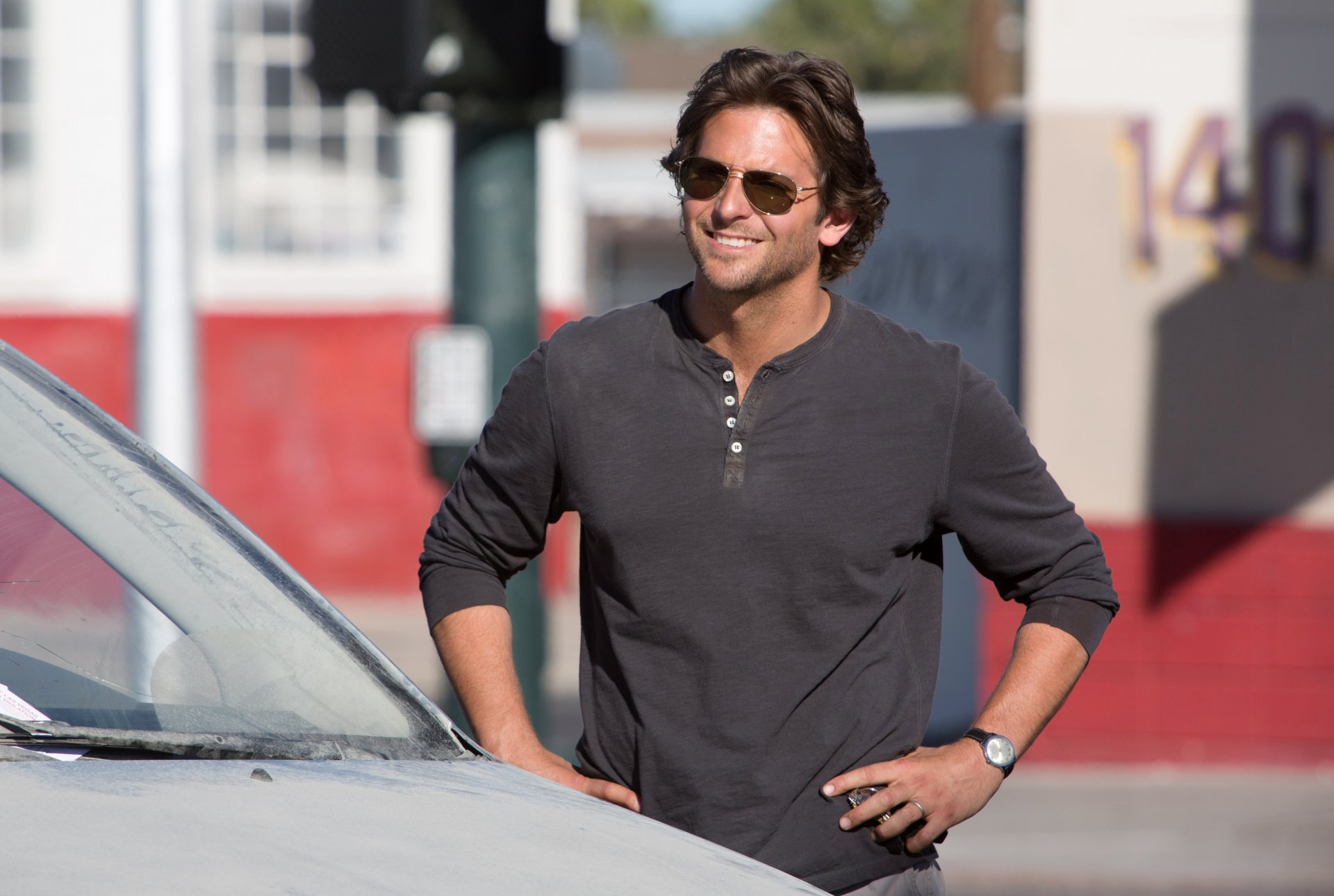 bradley cooper actor film the hangover part iii the hangover 3 bachelor : part iii men sunglasses smile machine