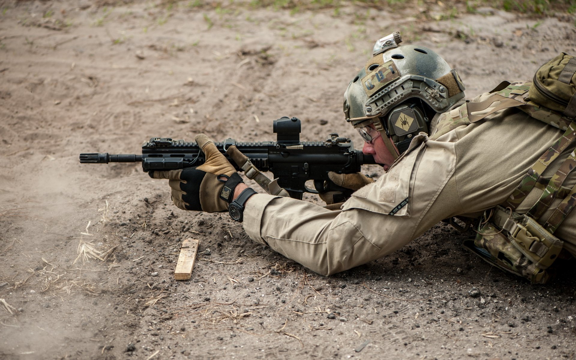 soldaten waffen übungen