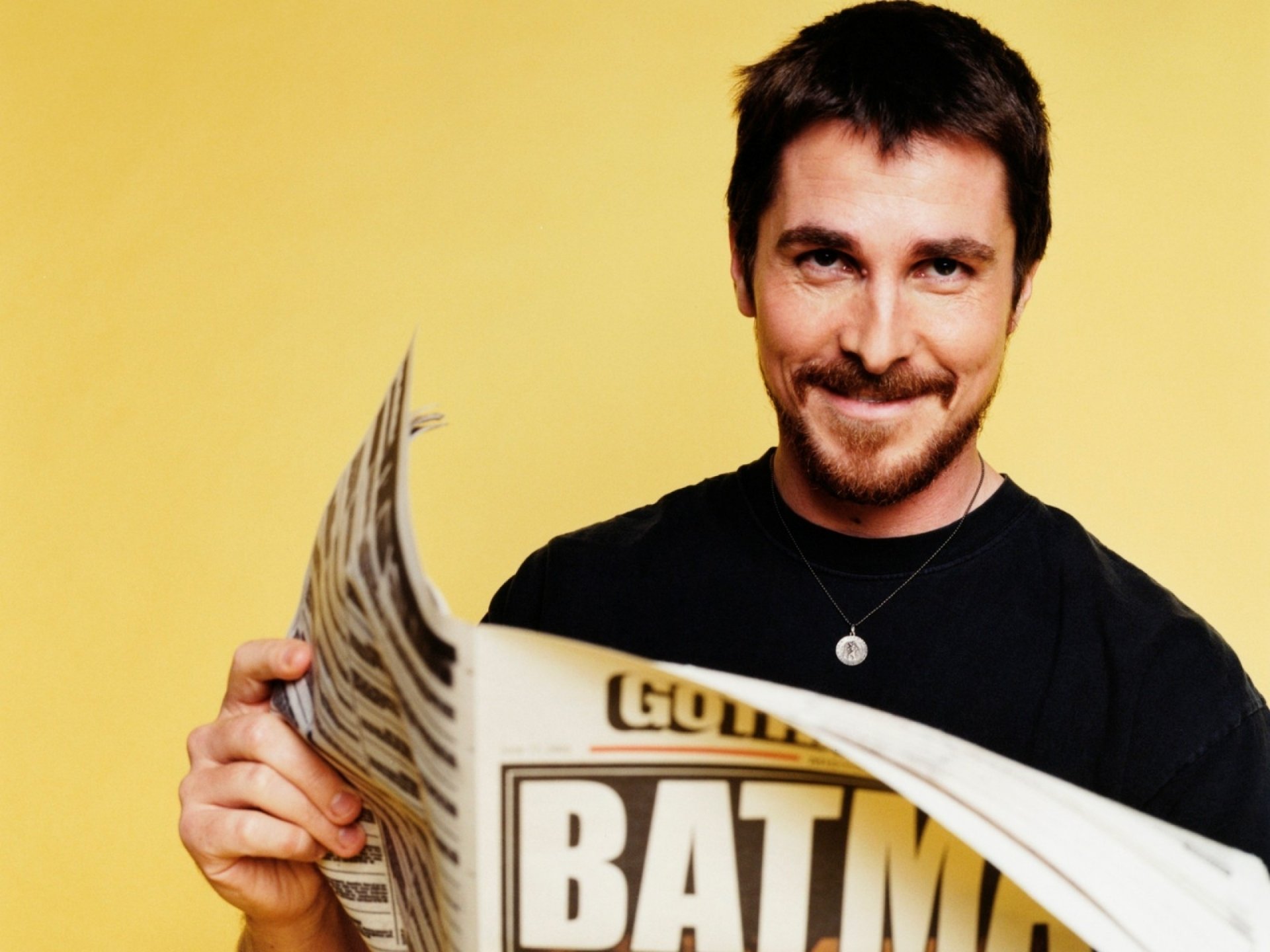 batman christian bale periódicos fondo amarillo periódico actor