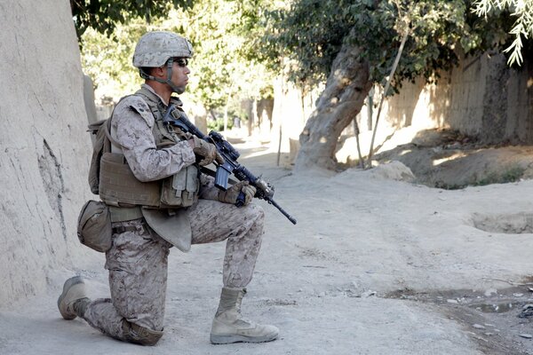 US Marines soldiers with guns