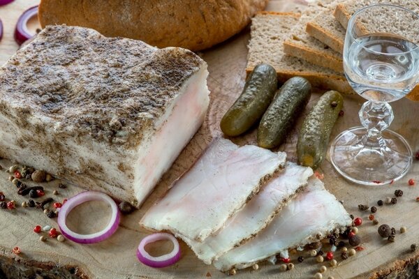 A rich table with lard treats