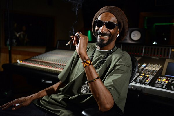 Snoop Dogg in the recording studio