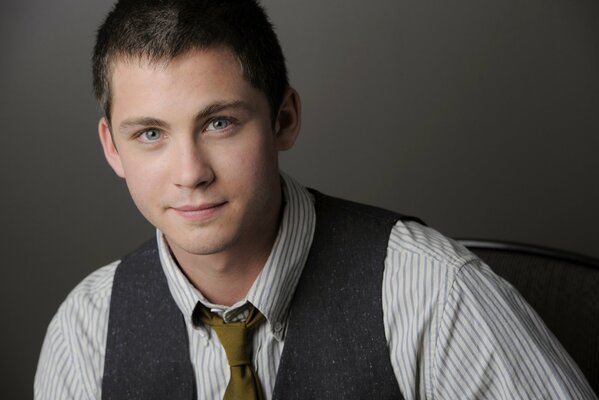 Aktor Logan Lerman w galaretce