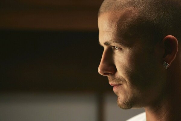 David Beckham has become a completely bald man