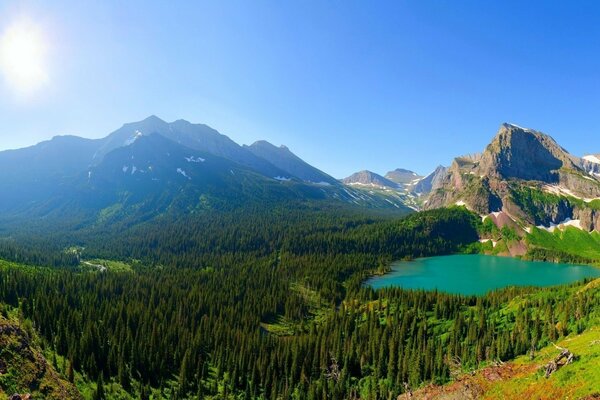 Hermosa naturaleza de verano. Montaña