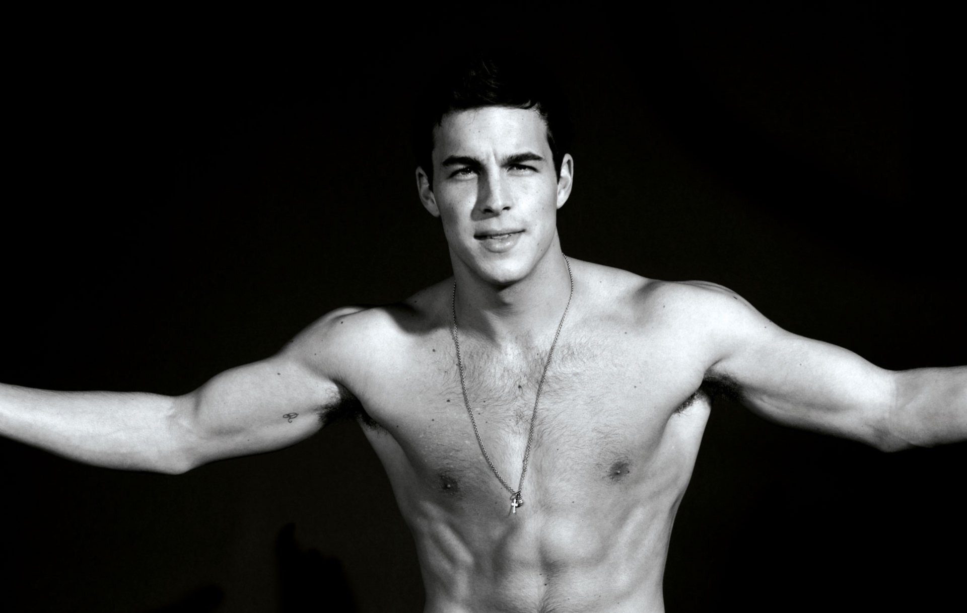 mario casas casas model aktor tułów