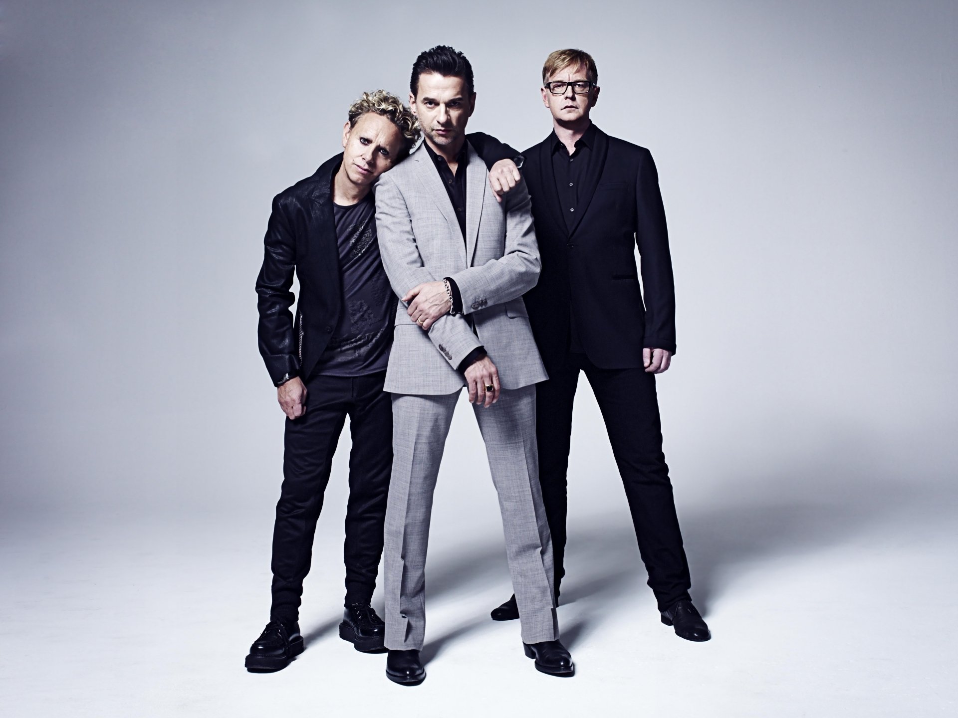 depeche mode depeche mode messager de la mode groupe légendaire hommes musiciens david gahan david gaan martin gore andrew fletcher fond