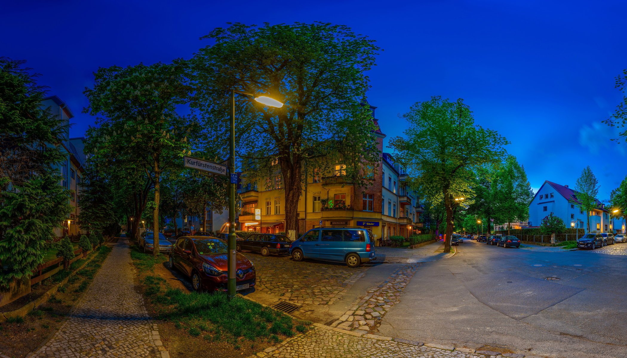 città berlino germania case strade strada alberi notte lanterne