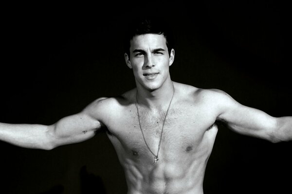 El actor y modelo Mario casas