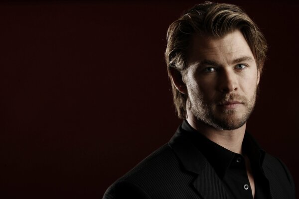 Brutal photo of Australian actor Chris Hemsworth