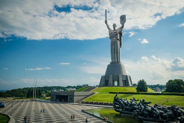 Monument de la victoire dans la ville de Kiev