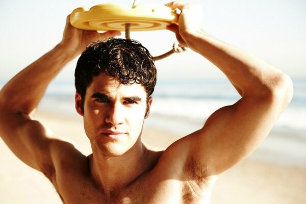 Affascinante Darren Criss, cantante, attore