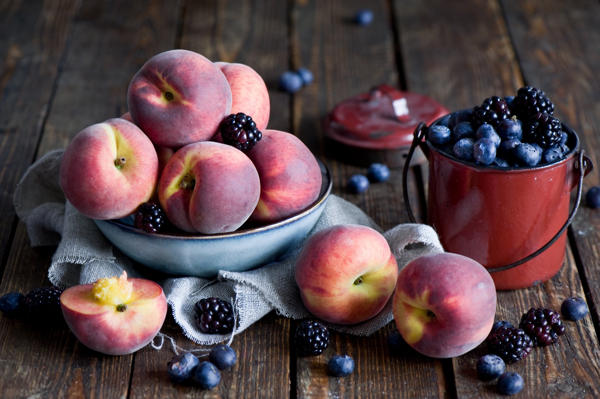 peaches berries blackberry blueberrie