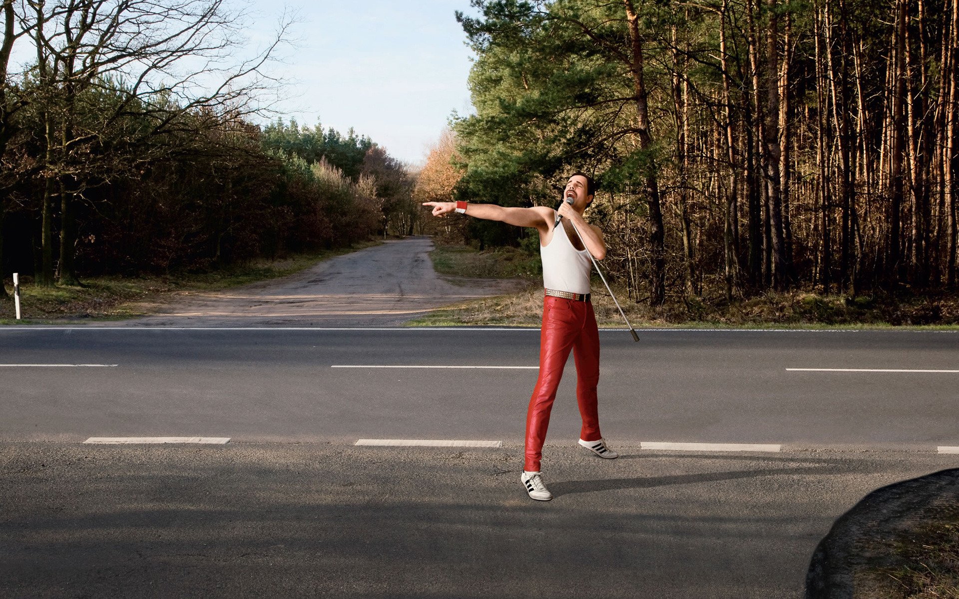 freddie mercury freddie mercury carretera canta micrófono