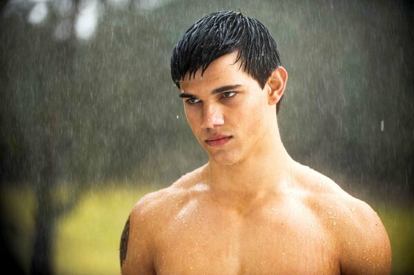 Actor from the movie twilight in the rain