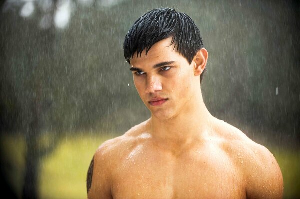 Acteur du film Twilight Under The Rain