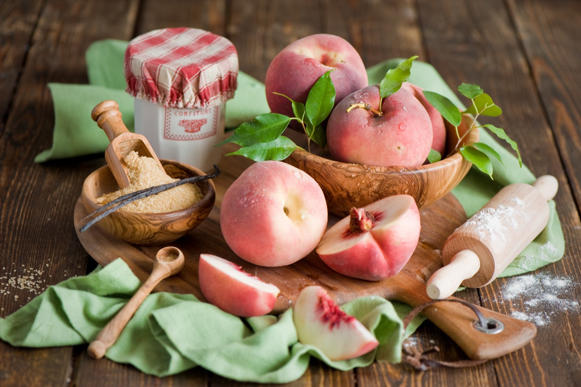 nectarine fruits pêches vaisselle sucre