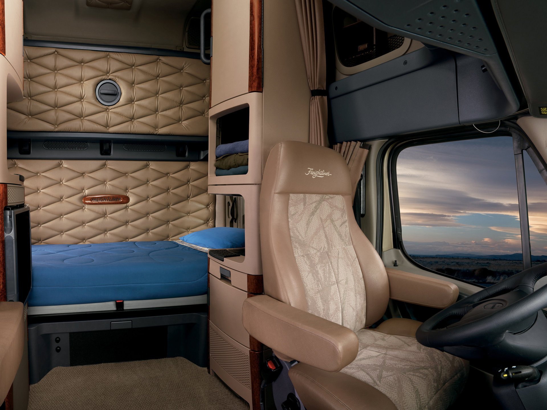 freightliner comfort camion interno in pelle letto