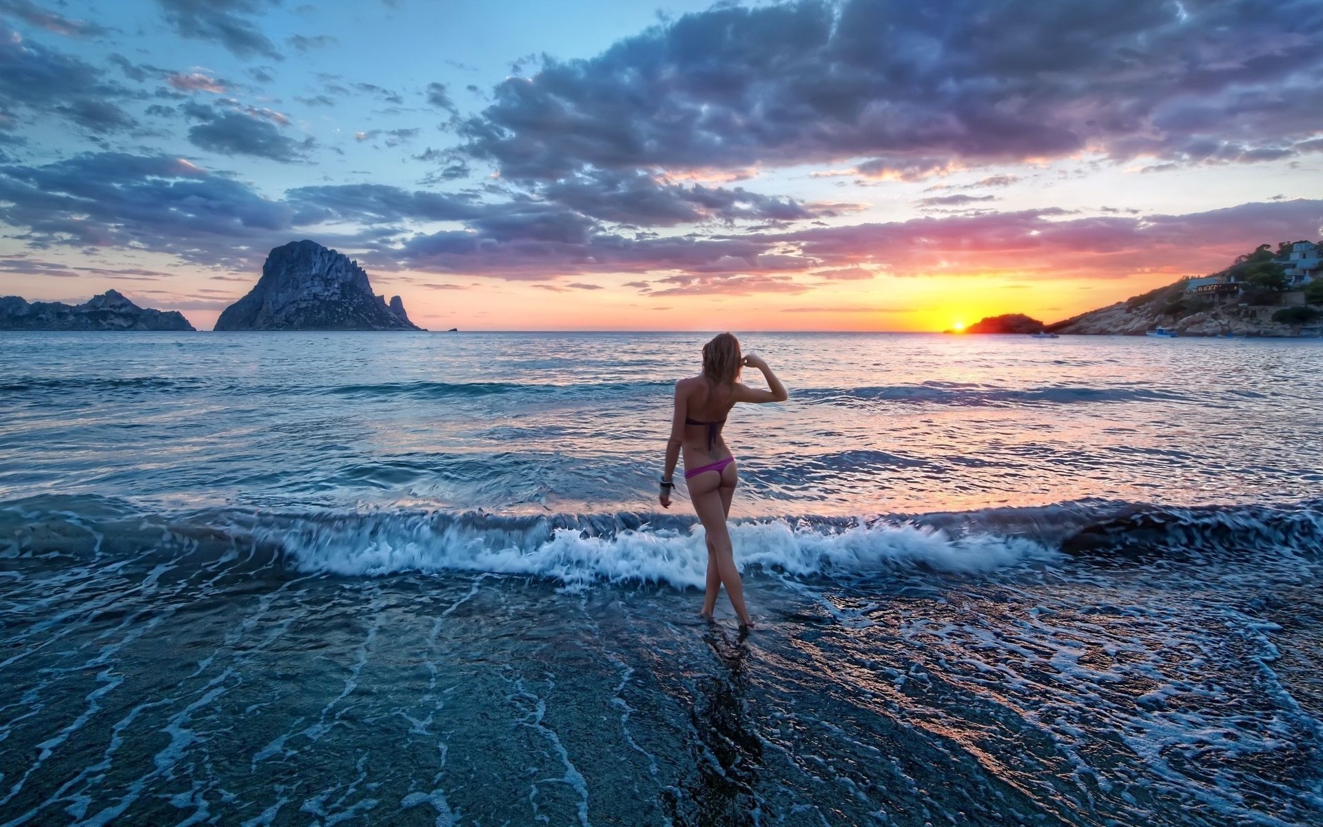 surf al tramonto ragazza