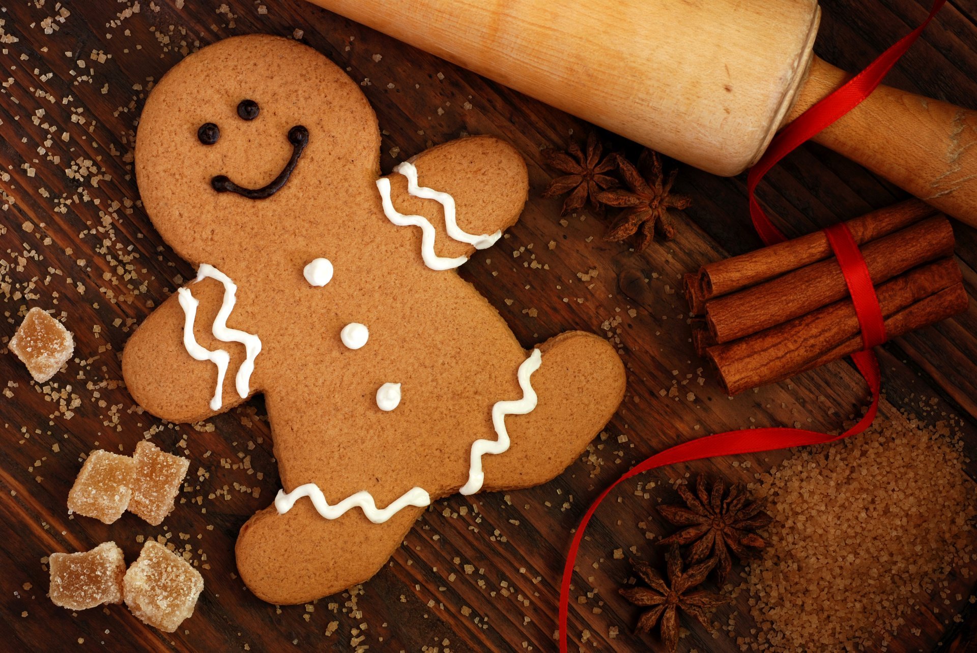 galletas galletas figura hombre glaseado pasteles postre canela azúcar anís comida invierno vacaciones año nuevo navidad