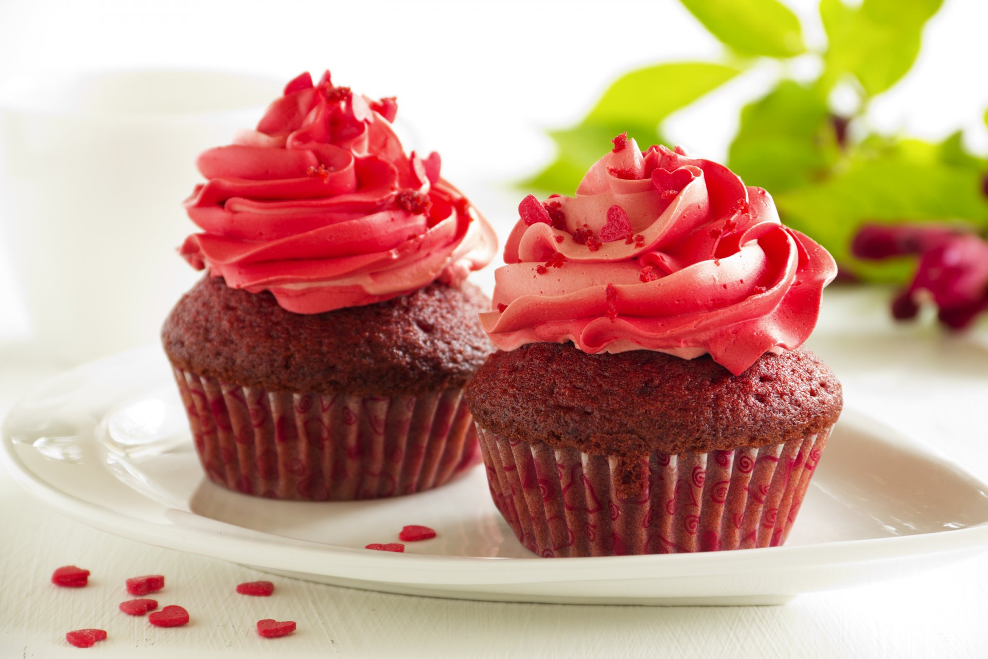 gebäck süße muffins sahne zuckerherzen