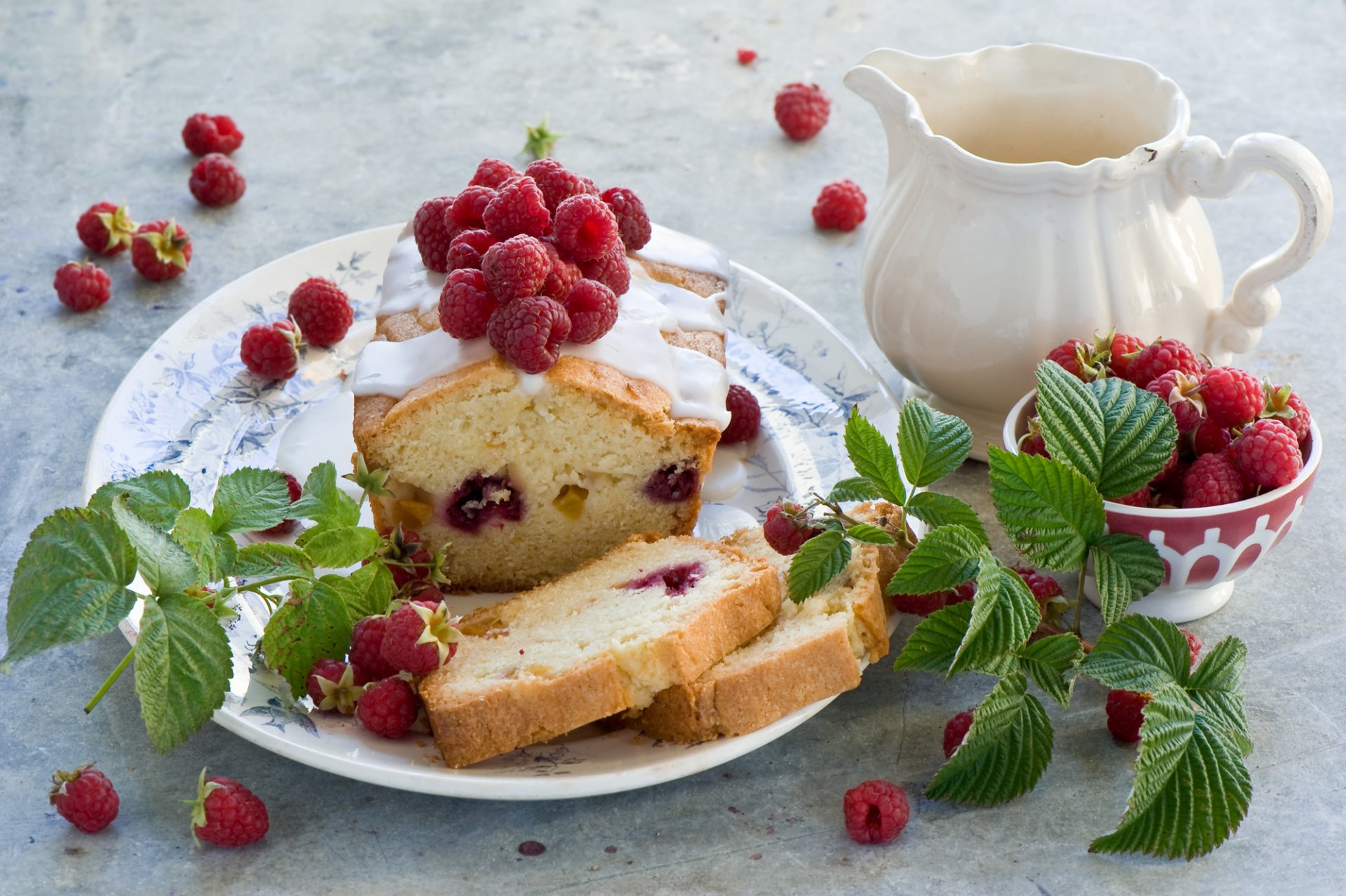 cupcake cuisson framboises baies glaçage dessert feuilles