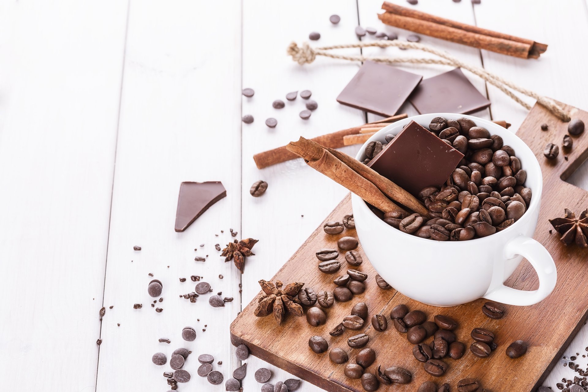 kaffee körner tasse zimt zucker schokolade