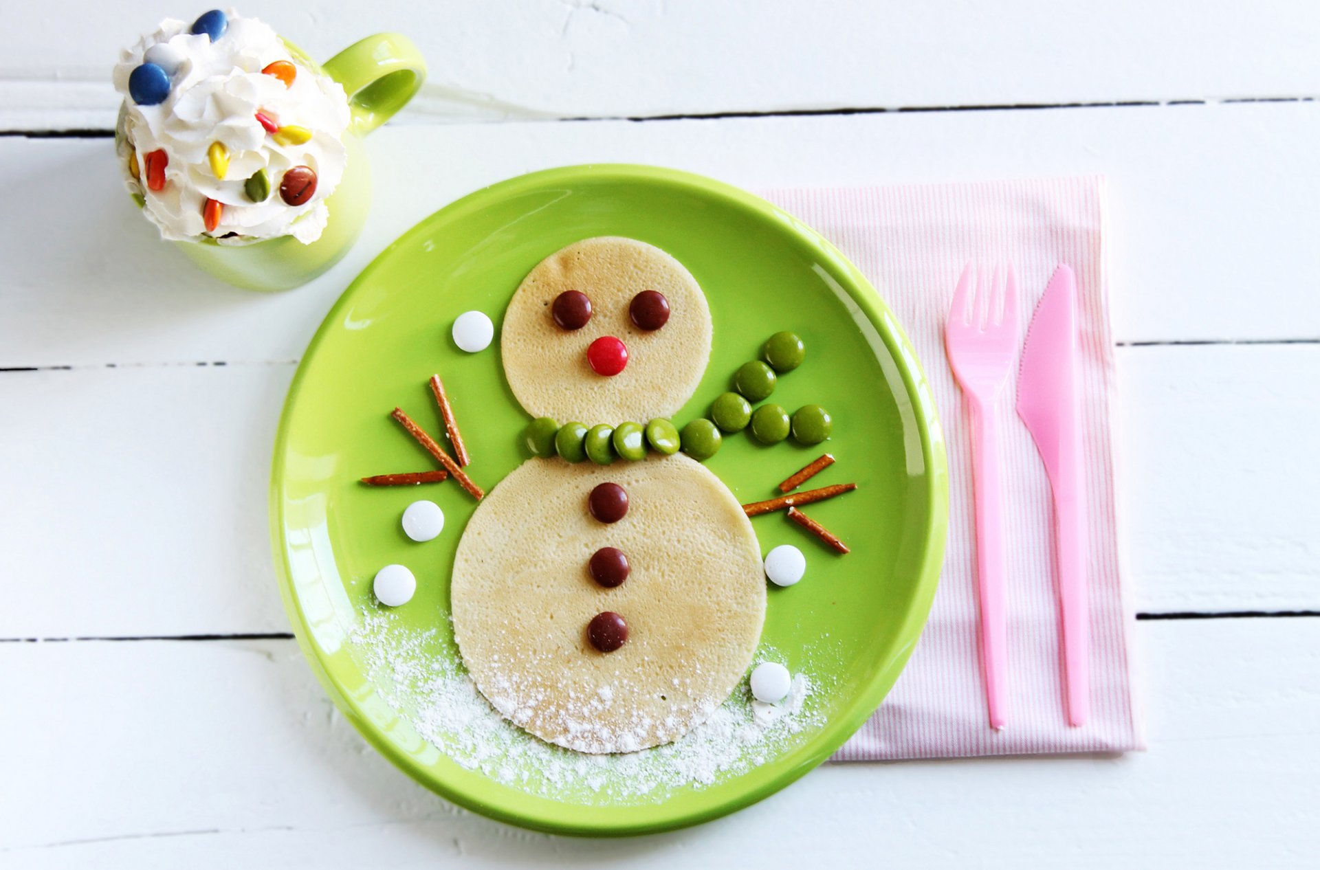 cibo dolci caramelle pupazzo di neve piatto tazza bevanda crema dessert inverno