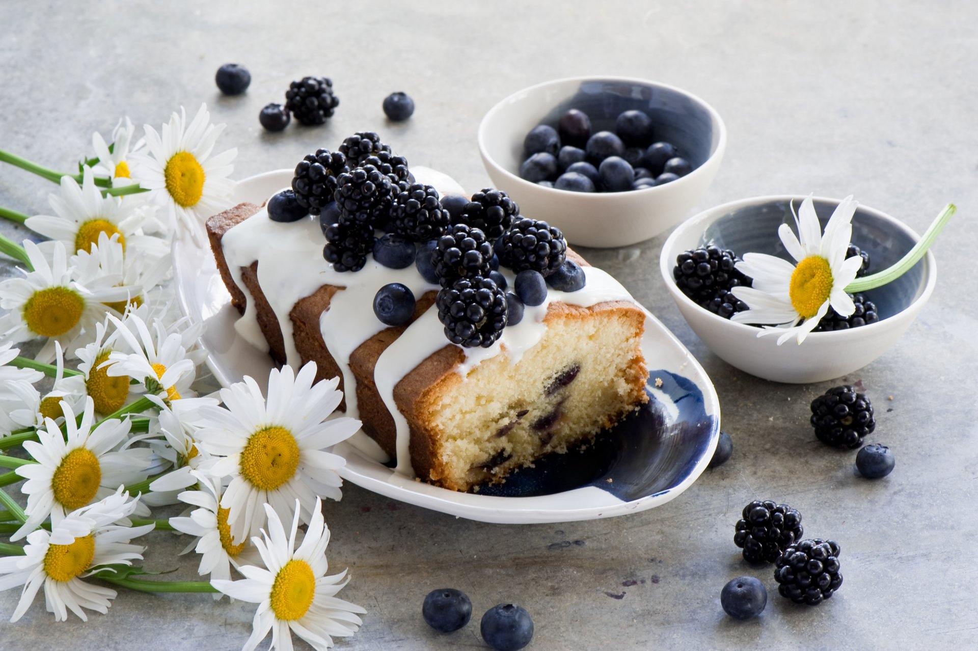 cake berries blackberry blueberries flower chamomile