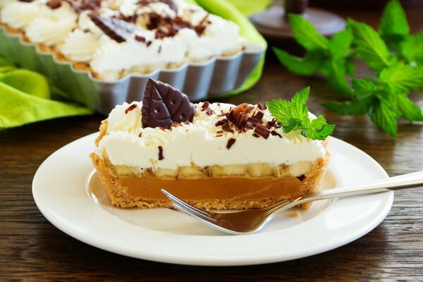 Kuchen mit Sikaramell und Schlagsahne