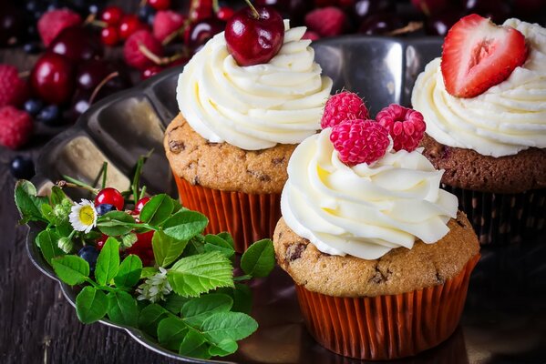 Muffins à la crème et aux baies fraîches