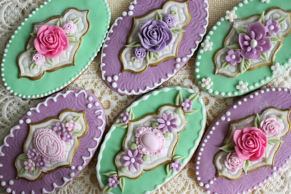 Cookies with vintage painting and glaze