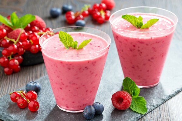 Cool smoothies made from blueberries, raspberries and currants