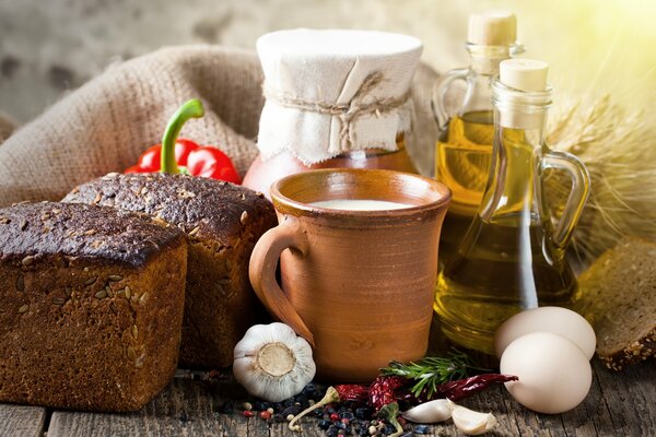 Deliziosa colazione con porridge e pane