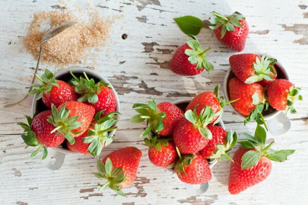 Erdbeeren mit Kuchenzucker