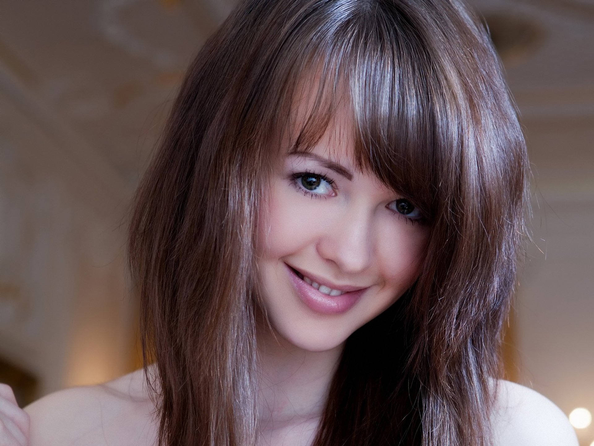 nastya e visage sourire coiffure