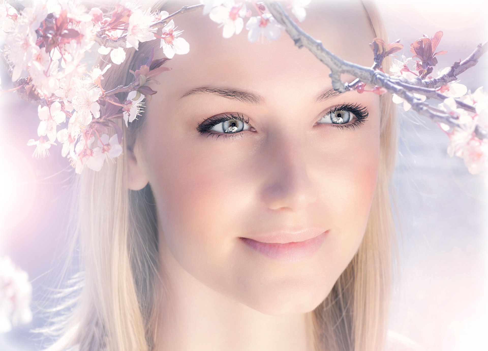 fille printemps nature fleurs visage yeux sourire