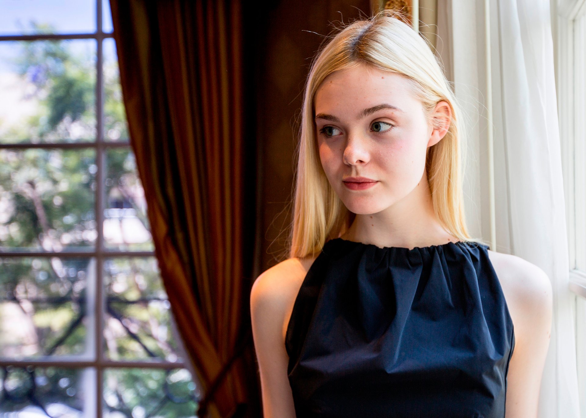 elle fanning press conference maleficent may 2014