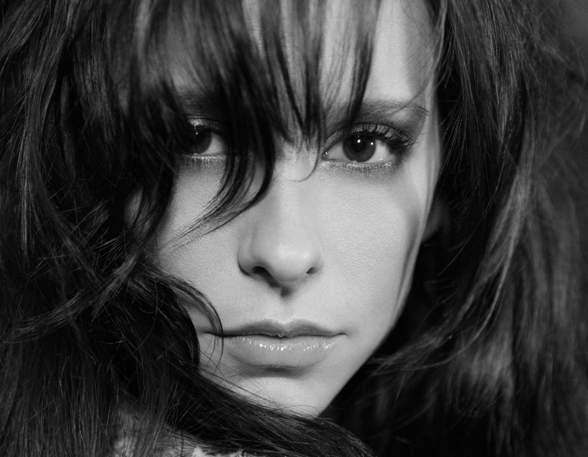 jennifer love hewitt chica actriz blanco y negro cara mirada flequillo cabello labios ojos belleza