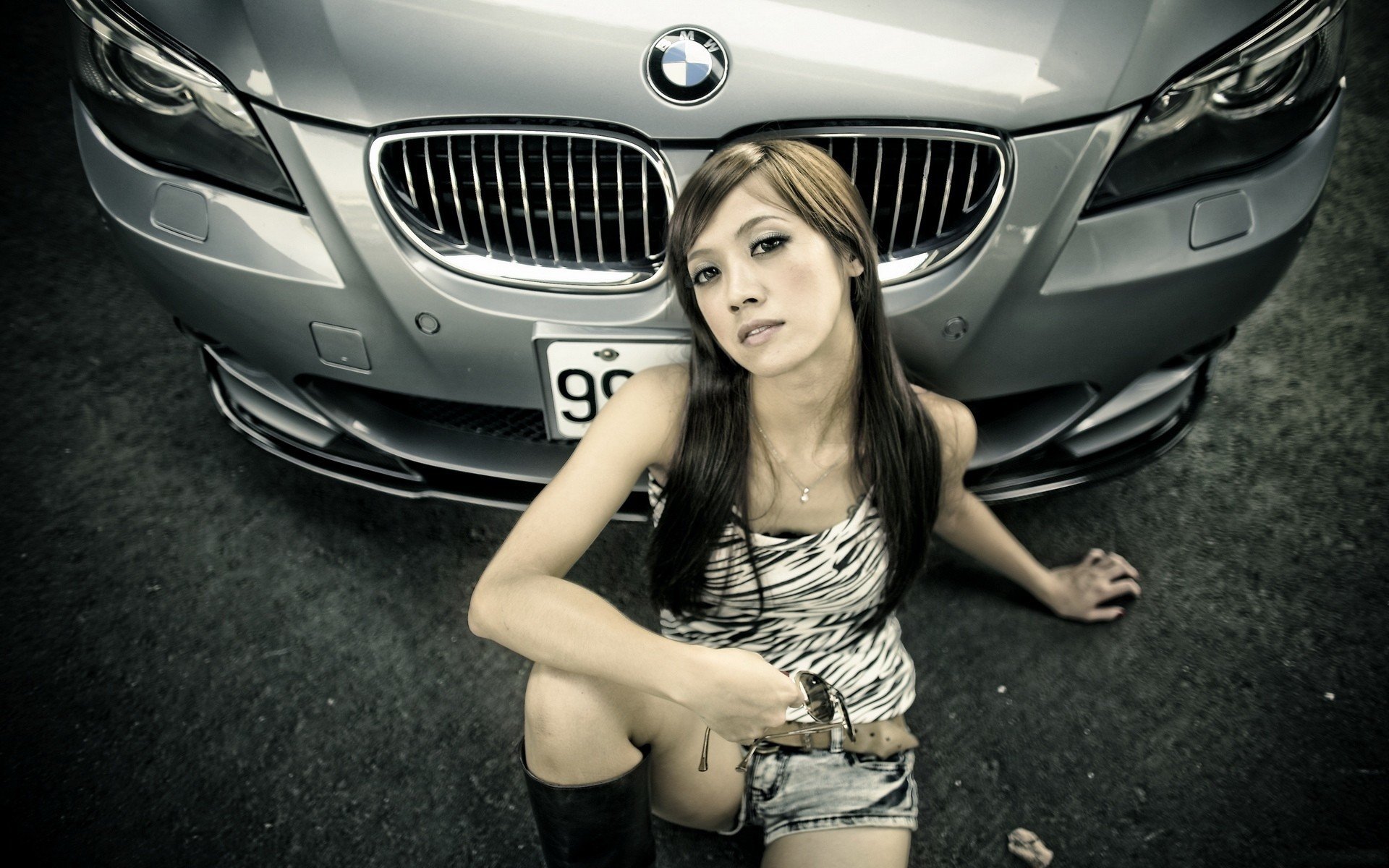 bmw série 5 fille asiatique